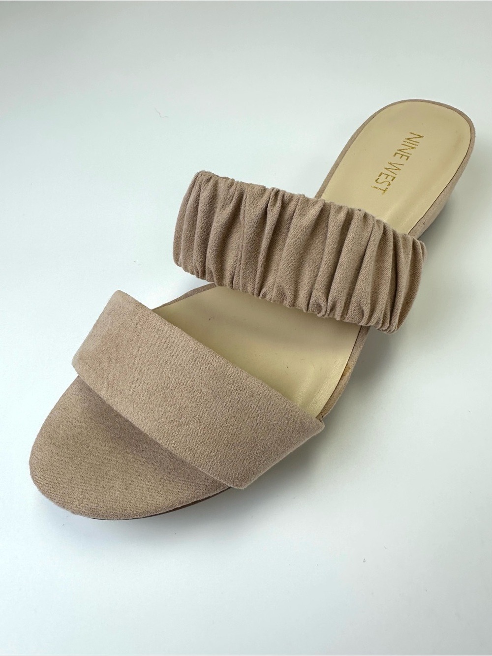 Nine West Lenny Cream Microfibre Slide Sandals Low Heel Size 8.5 Neutral Slip on